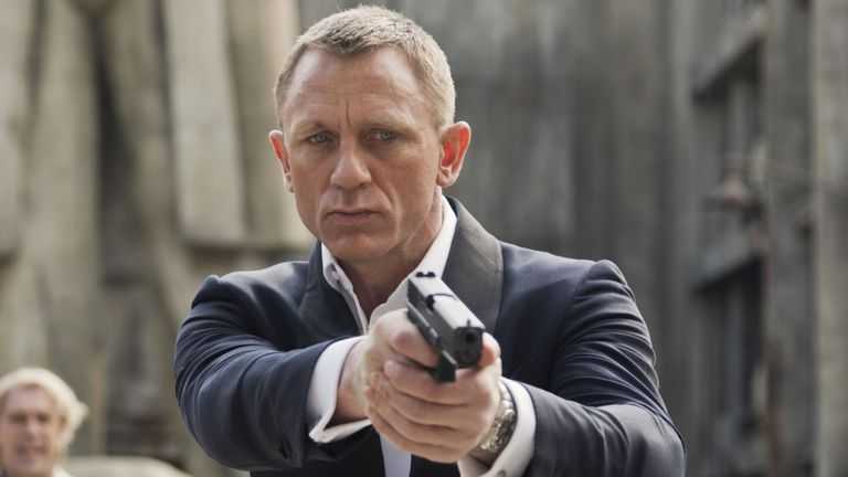 Hugh Jackman nuovo James Bond? Daniel Craig: &ldquo;Dovr&agrave; passare sul mio cadavere&rdquo;