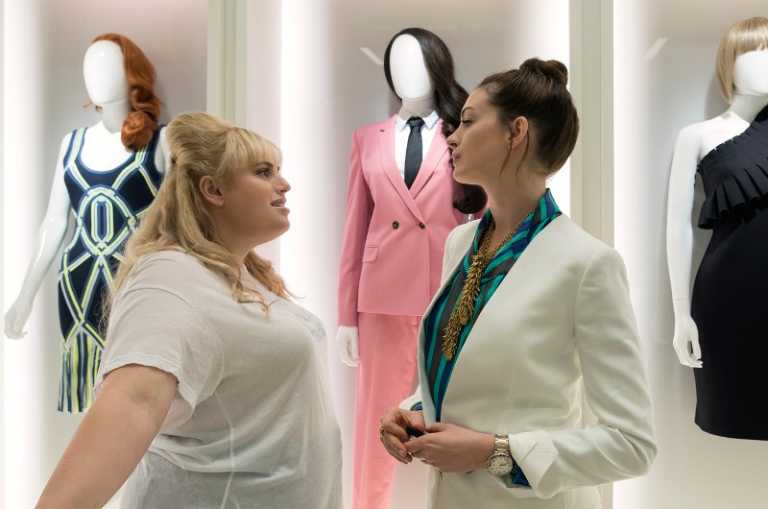 Attenti a quelle due: il trailer italiano con Anne Hathaway e Rebel Wilson Attenti a quelle due: il trailer italiano con Anne Hathaway e Rebel Wilson