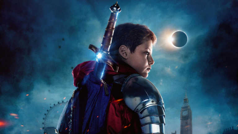 Il Ragazzo che diventerà Re, recensione del film di Joe Cornish Il Ragazzo che diventerà Re, recensione del film di Joe Cornish