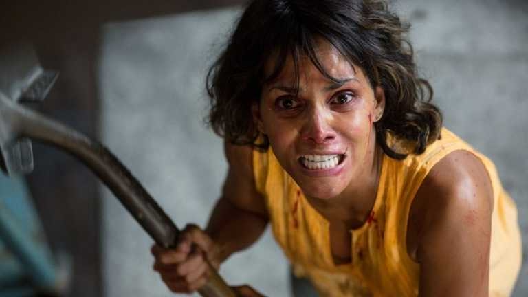 Halle Berry &lsquo;rotola&rsquo;, letteralmente, con Jimmy Fallon [VIDEO]