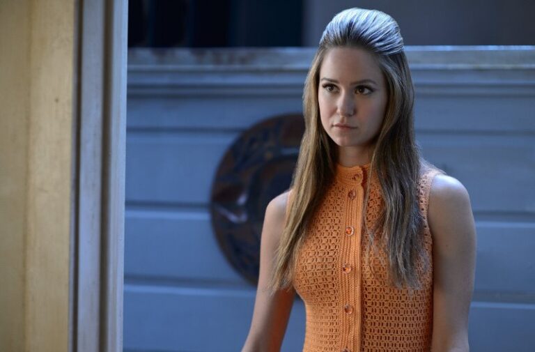 Katherine Waterston: 10 cose che non sai sull&rsquo;attrice