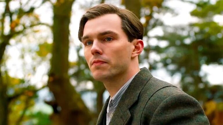 Nicholas Hoult su Kristen Stewart: “È fantastico lavorare con lei” Nicholas Hoult su Kristen Stewart: “È fantastico lavorare con lei”