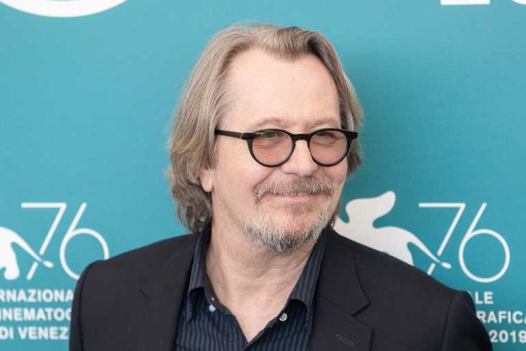 Gary Oldman ringrazia i film di Harry Potter e Il cavaliere oscuro: &ldquo;Mi hanno salvato&rdquo;