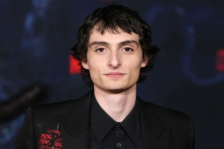 Stranger Things, Finn Wolfhard spiega perché Mike ripete sempre le stesse frasi Stranger Things, Finn Wolfhard spiega perché Mike ripete sempre le stesse frasi