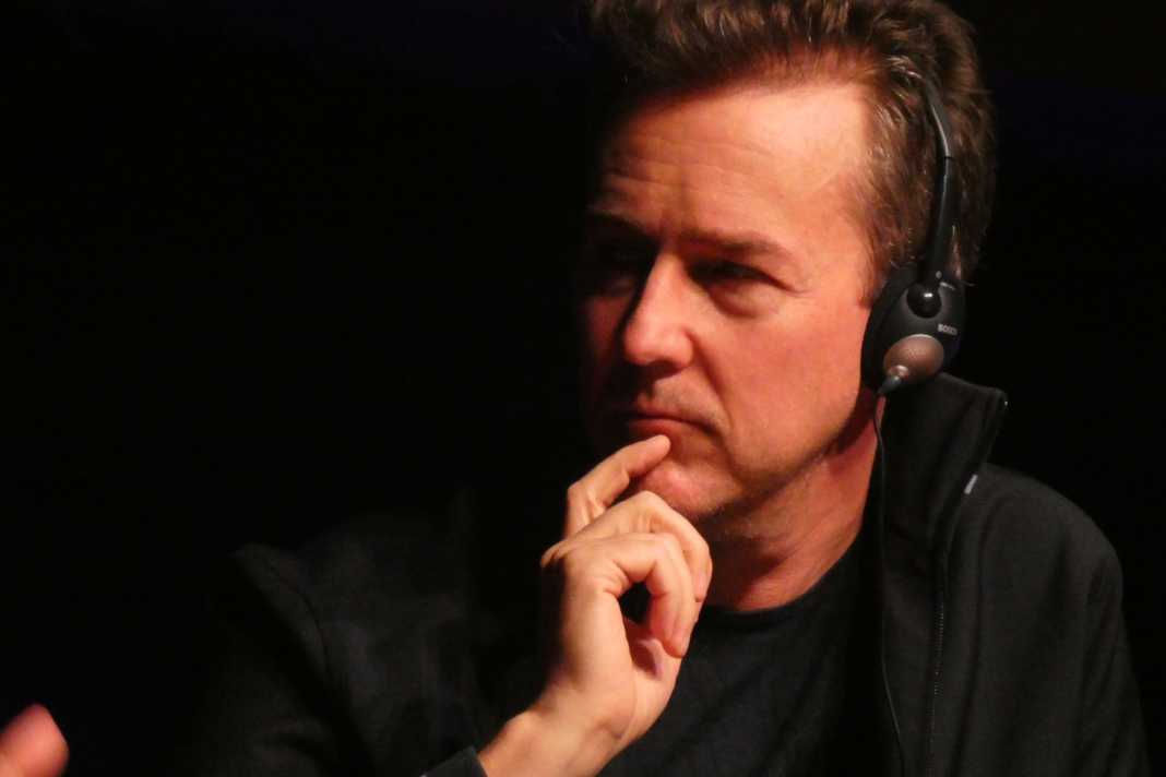 WhatsApp Image 2019-10-17 at 19.31.05 Edward Norton