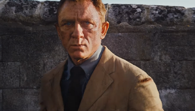 Essere James Bond: il trailer del doc in attesa di No Time To Die Essere James Bond: il trailer del doc in attesa di No Time To Die
