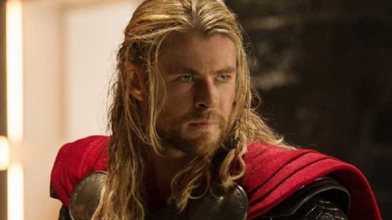 Thor: 10 momenti che dimostrano la grande umanità del Dio del Tuomo Thor: 10 momenti che dimostrano la grande umanità del Dio del Tuomo