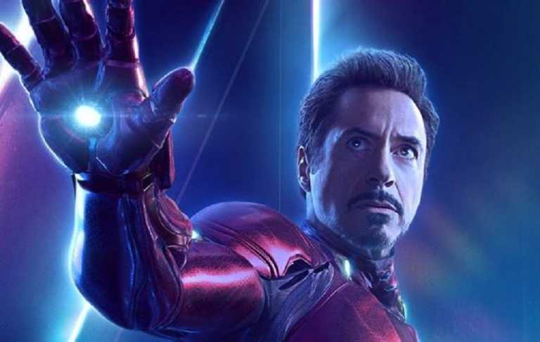 Robert Downey Jr. ricrea la posa di Iron Man per beneficenza
