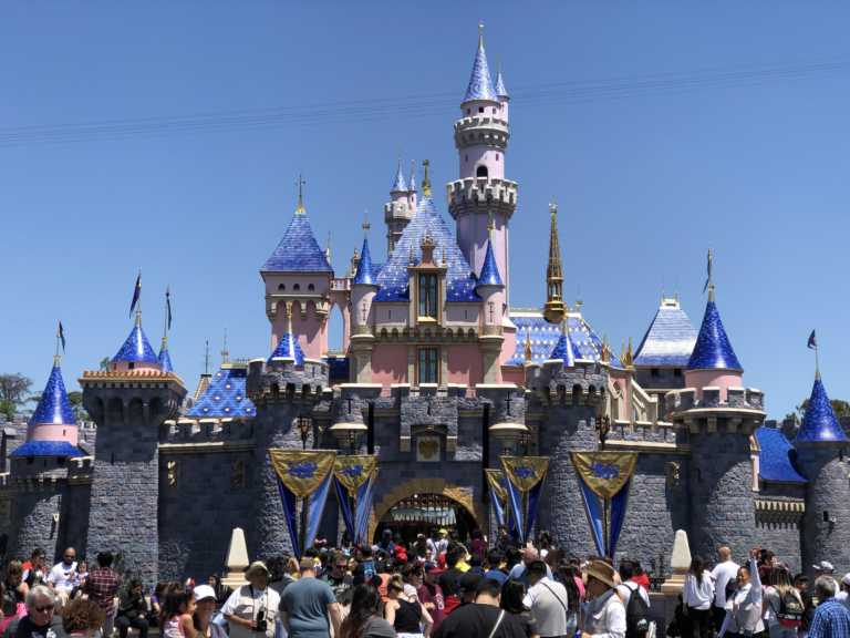 Disneyland in California chiude per coronavirus Disneyland in California chiude per coronavirus