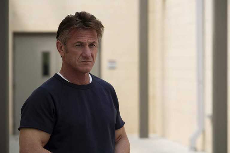 Sean Penn è in Ucraina a girare un documentario sulla guerra in corso Sean Penn è in Ucraina a girare un documentario sulla guerra in corso