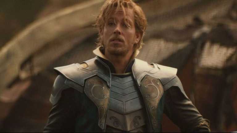 Zachary Levi esprime il suo rammarico per il ruolo di Fandral nel franchise di Thor