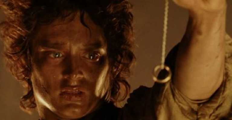 Il Signore degli Anelli: Elijah Wood realizz&ograve; un self tape per impressionare Peter Jackson