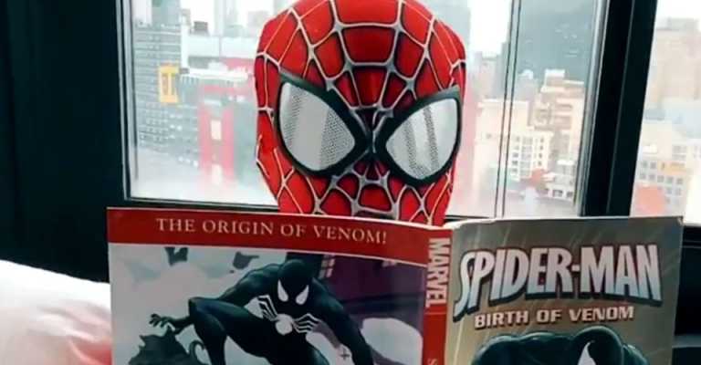 Spider-Man in quarantena, i video virali di Tom Jauncey