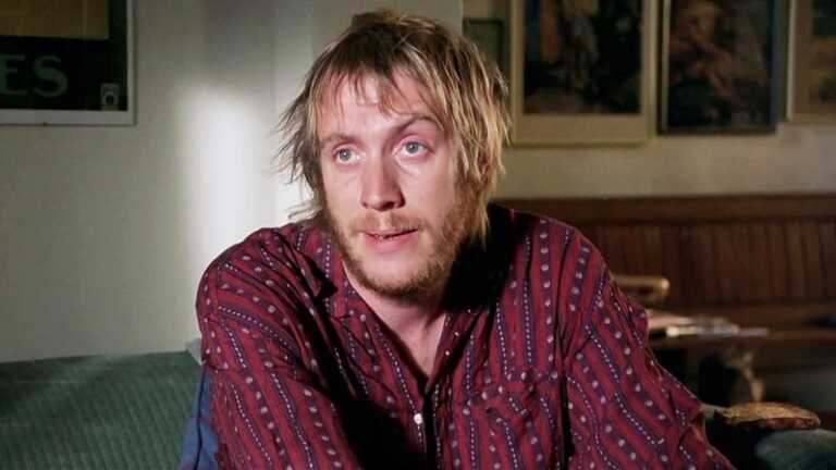 Rhys Ifans pap&agrave; di Johnny Depp in Alice in Wonderland 2