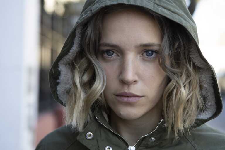 L&rsquo;amica &ndash; recensione del film Netflix con Luisana Lopilato