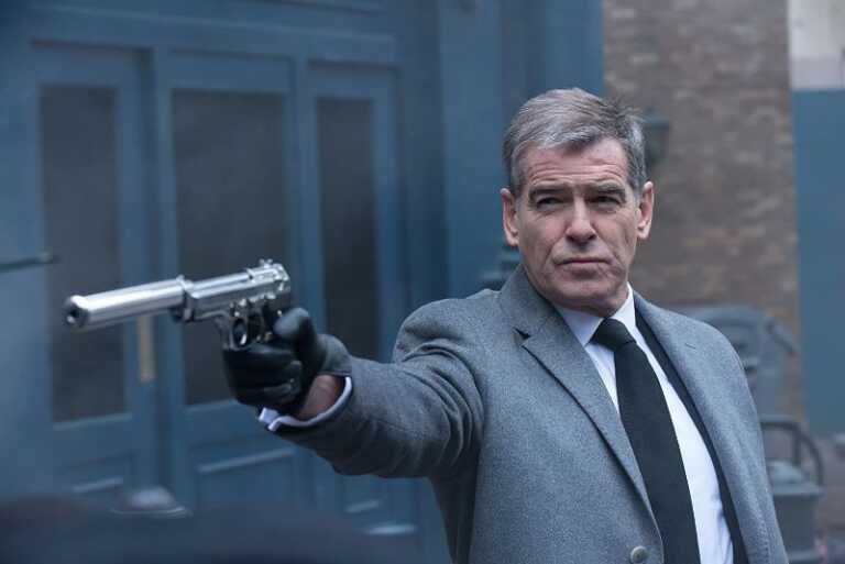 Survivor: trama, cast e curiosit&agrave; del film con Pierce Brosnan