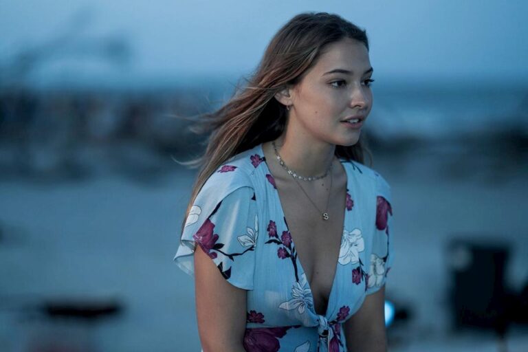 Madelyn Cline, chi &egrave;? Curiosit&agrave; sull&rsquo;attrice di Outer Banks