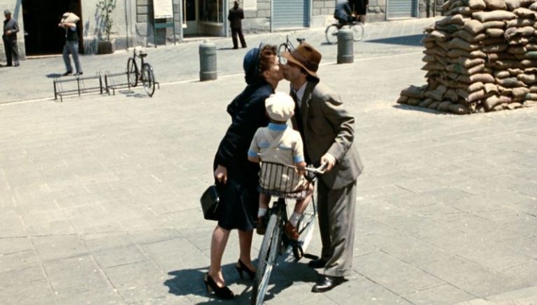 La vita &egrave; bella: cast, premi e frasi del film di Roberto Benigni