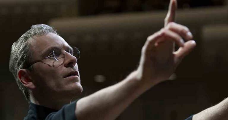 Steve Jobs: trama, cast e curiosit&agrave; sul film con Michael Fassbender