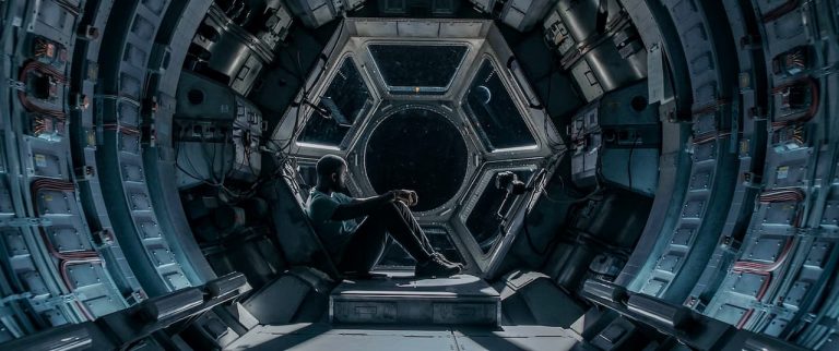 Estraneo a bordo: trailer del nuovo film Netflix Estraneo a bordo: trailer del nuovo film Netflix
