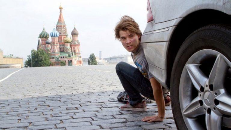 L&rsquo;ora nera: trama e cast del film con Emile Hirsch