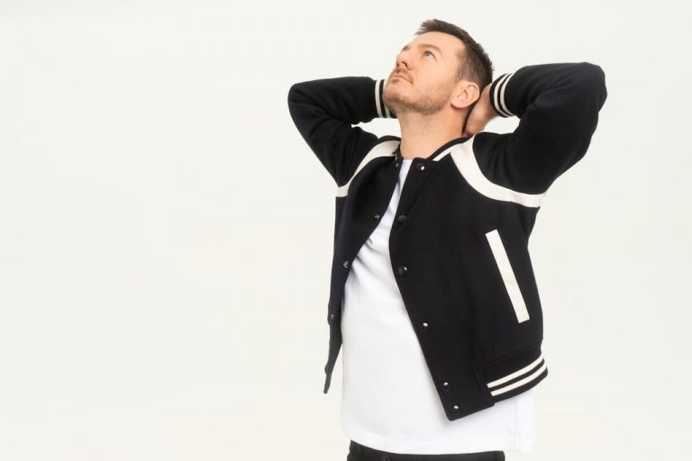 Alessandro Cattelan: Una Semplice Domanda, il docu-show Netflix in 8 episodi