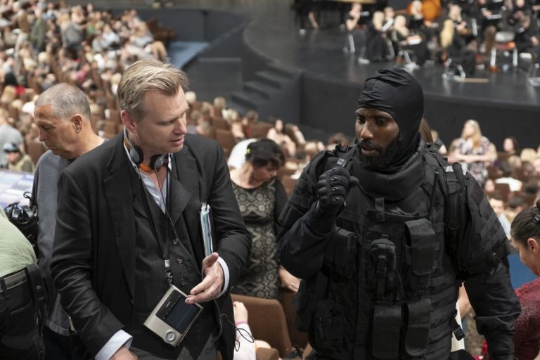 Christopher Nolan spiega il significato di Tenet, riguarda &ldquo;la direzione del tempo&rdquo;
