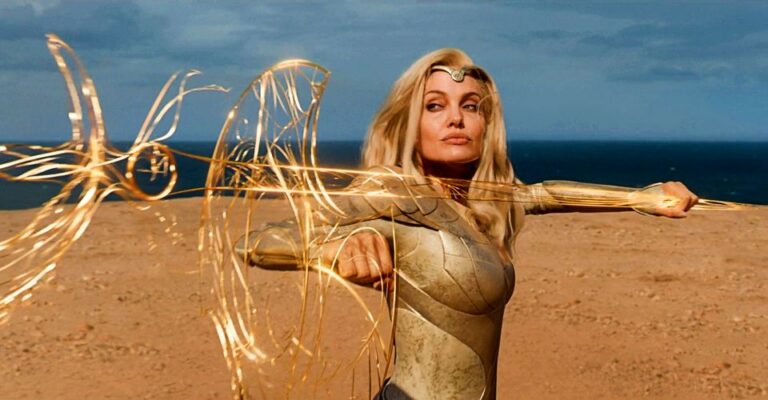 Angelina Jolie aveva rifiutato un noto supereroe prima di Eternals