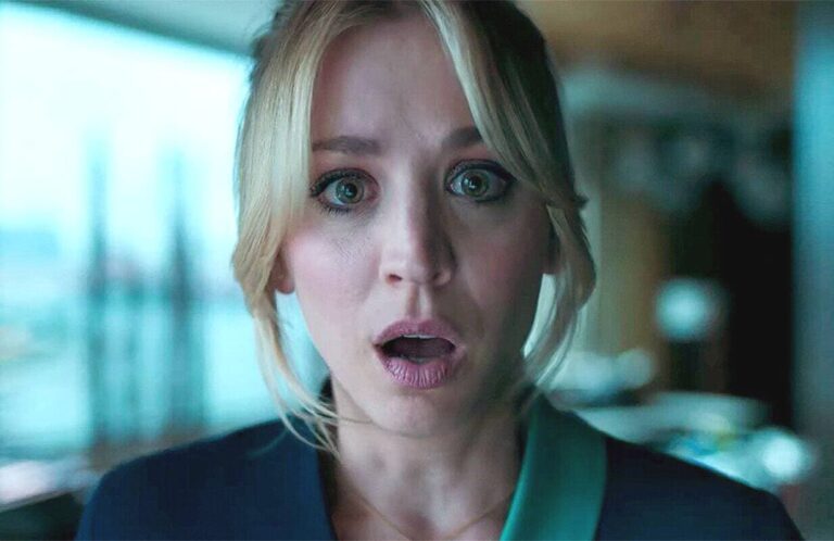 Kaley Cuoco, i suoi migliori momenti comici che l&rsquo;hanno prepara-ta a L&rsquo;assistente di volo &ndash; The Flight Attendant
