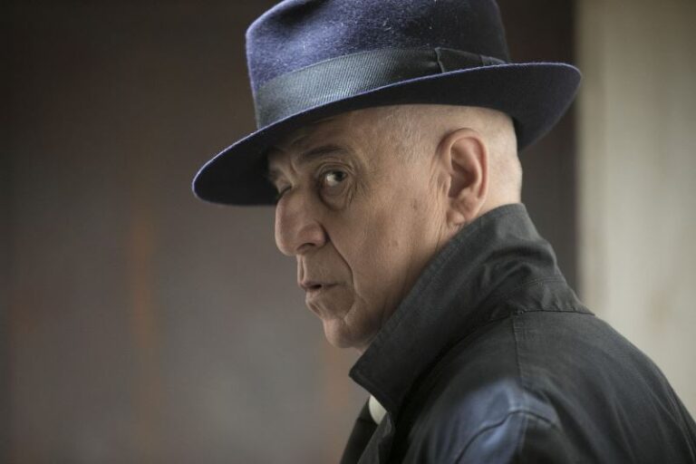 5 &egrave; il numero perfetto: trama, cast e curiosit&agrave; sul film di Igort