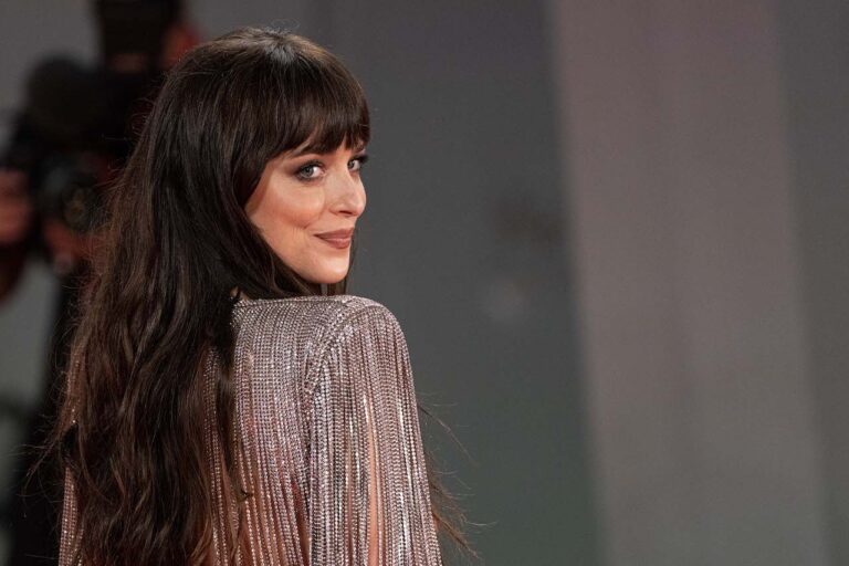 Dakota Johnson dice che &egrave; stato &ldquo;assolutamente psicotico&rdquo; girare Madame Web