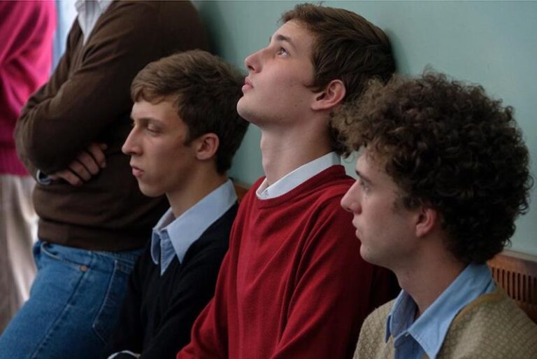 La Scuola Cattolica vietato ai minori di 18 anni