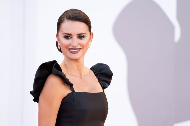 Venezia 78: Penelope Cruz e Pedro Amodovar presentano Madres Paralelas