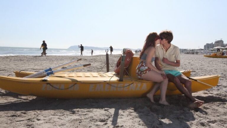 Sotto il sole di Riccione: trama, cast e curiosit&agrave; sul film Netflix