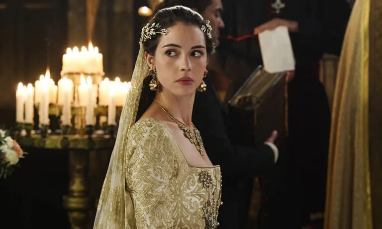 Reign: 10 cose che non sai sulla serie