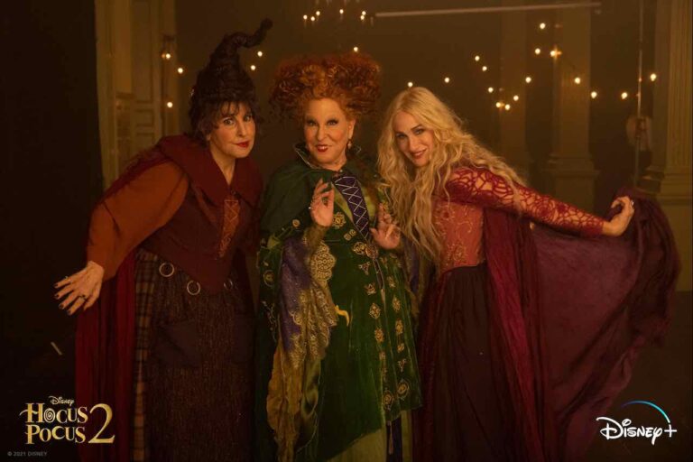 Hocus Pocus 2: le sorelle Sanderson in un video dal backstage Hocus Pocus 2: le sorelle Sanderson in un video dal backstage