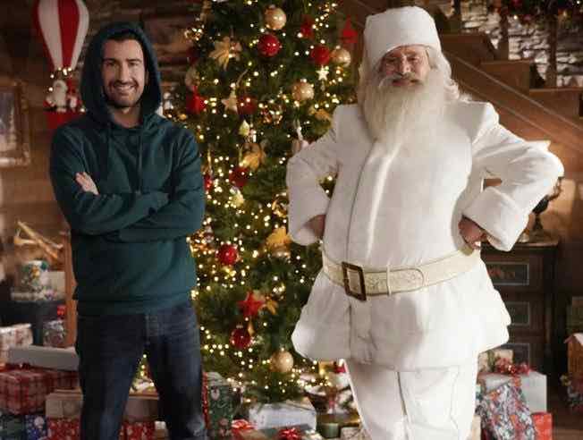 Chi ha incastrato Babbo Natale? il trailer della commedia di e con Alessandro Siani Chi ha incastrato Babbo Natale? il trailer della commedia di e con Alessandro Siani