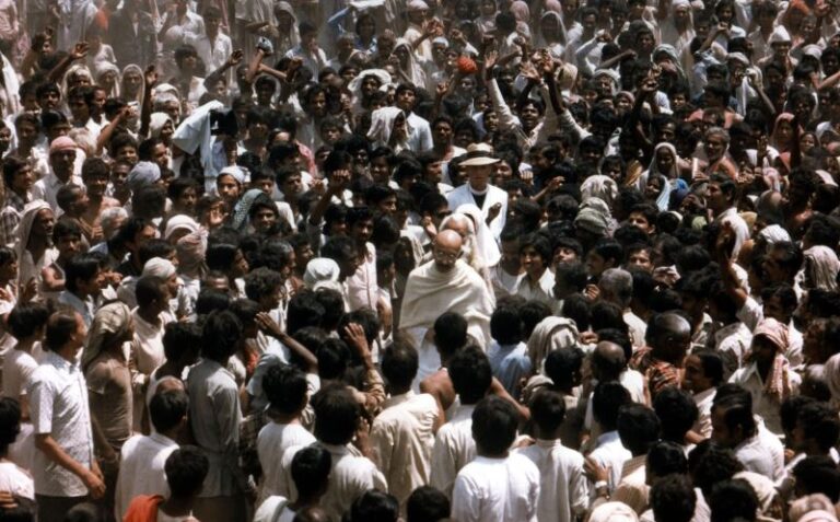 Gandhi: le curiosit&agrave; sul film e la storia vera