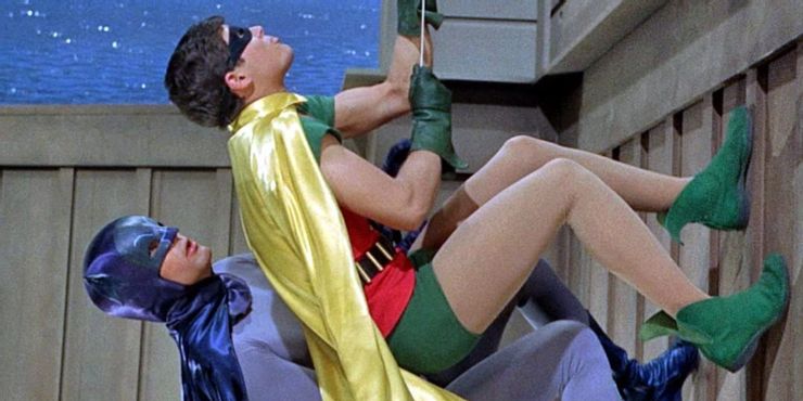 Batman e Robin Adam-West-Burt-Ward-Climbing Batman