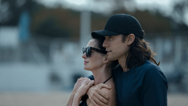 WeCrashed: recensione della serie con Anne Hathaway e Jared Leto
