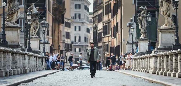Power of Rome, la recensione del viaggio nel tempo di Edoardo Leo
