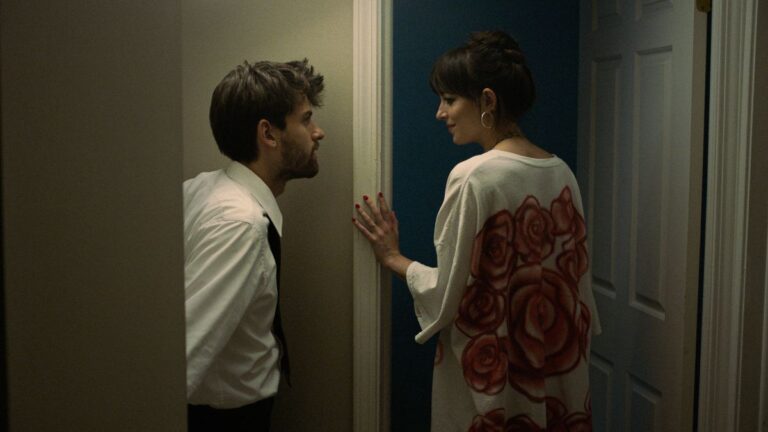 Cha Cha Real Smooth: trailer del film di Cooper Raiff con Dakota Johnson Cha Cha Real Smooth: trailer del film di Cooper Raiff con Dakota Johnson
