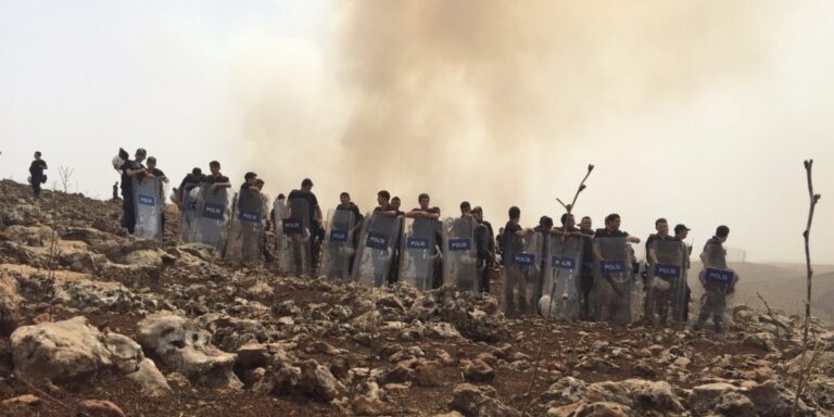 Kurdb&ucirc;n &ndash; Essere Curdo, recensione del documentario di Fariborz Kamkari