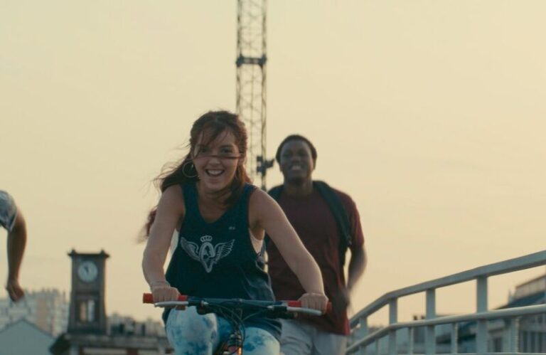 Gagarine &ndash; Proteggi ci&ograve; che ami, recensione del film di Fanny Liatard e J&eacute;r&eacute;my Trouilh