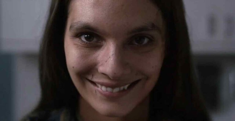 Smile, il trailer ufficiale del film di Parker Finn Smile, il trailer ufficiale del film di Parker Finn