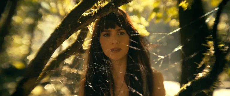 Madame Web, nuovi video mostrano uno sguardo approfondito al cast