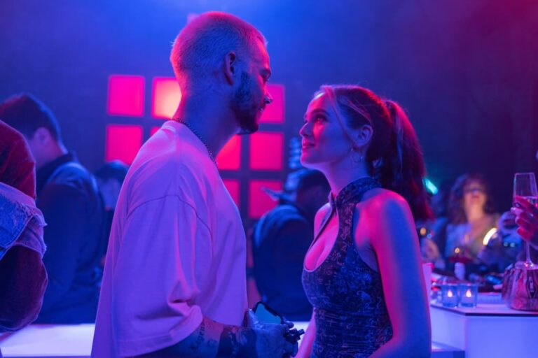 Not Okay: trailer del nuovo film in arrivo su Disney+ Not Okay: trailer del nuovo film in arrivo su Disney+