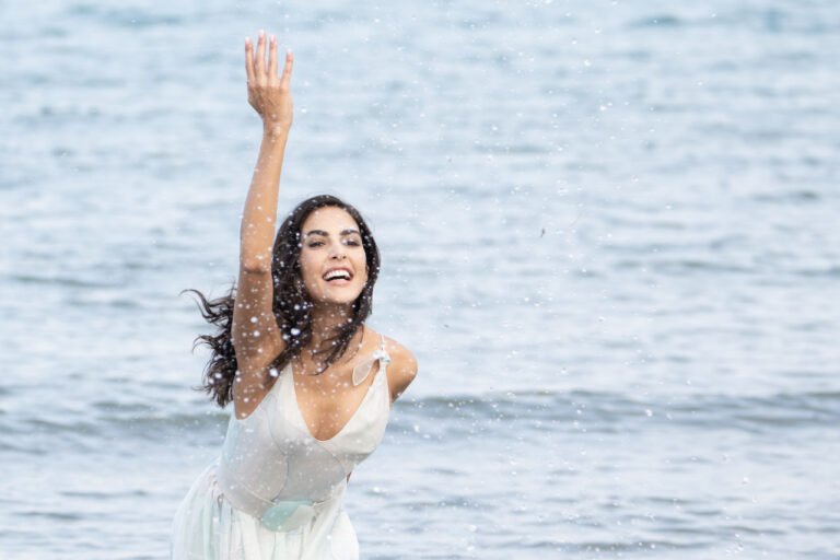 Roc&iacute;o Mu&ntilde;oz Morales arriva la lido, in attesa dell&rsquo;inizio di Venezia 79