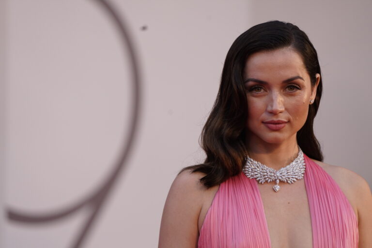 Blonde: perch&eacute; Ana de Armas non si &egrave; sentita sfruttata nelle scene di nudo