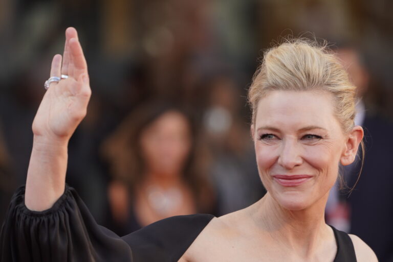 Venezia 79: le foto dal red carpet di chiusura